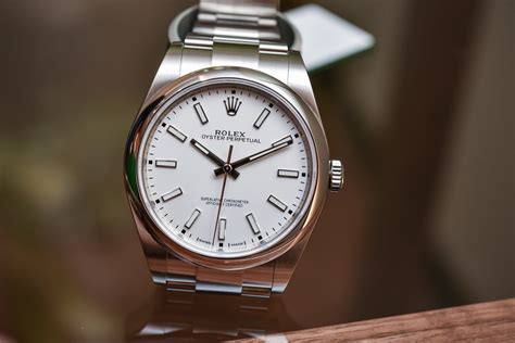 Rolex Oyster Perpetual 39 Ref. 114300 White Dial